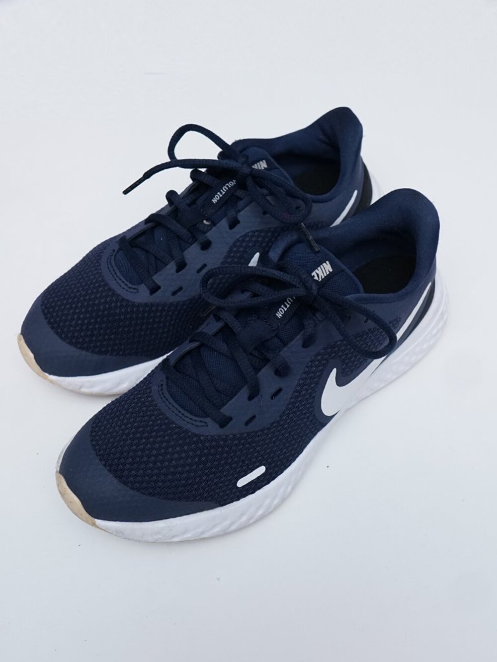 Nike Revolution 5 Shoes Men's Size US 6y  Midnight Navy Blue Sneakers